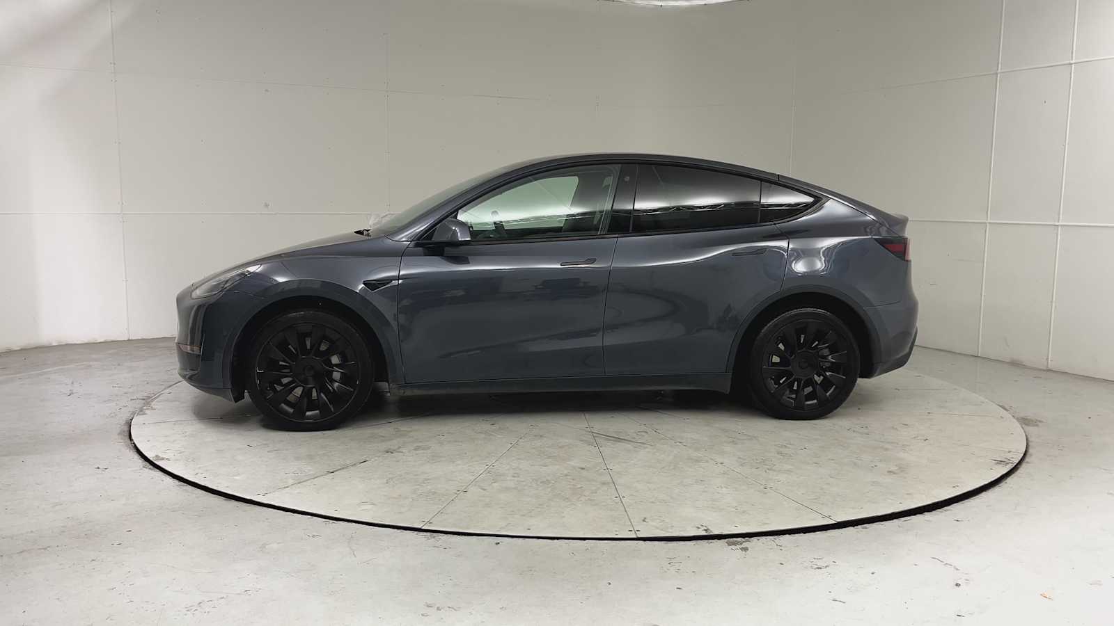Thumbnail: 2022 Tesla Model Y - 5