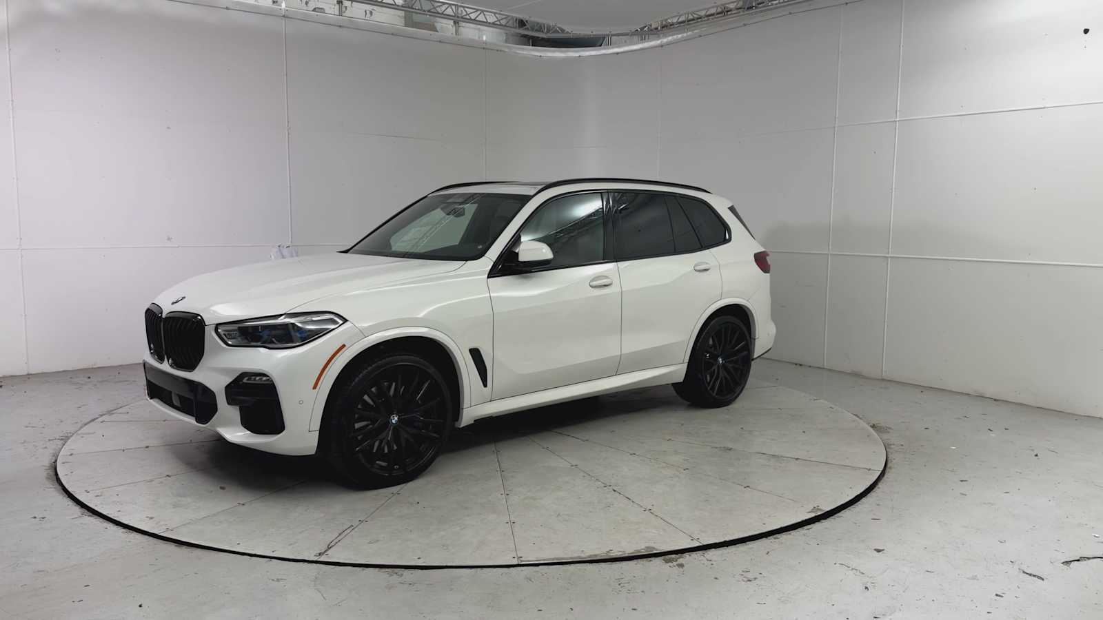 Thumbnail: 2021 BMW M5 - 6