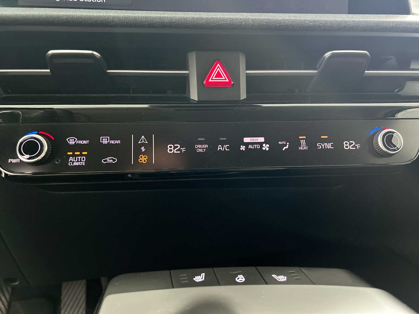 Thumbnail: 2024 Kia EV6 - 16