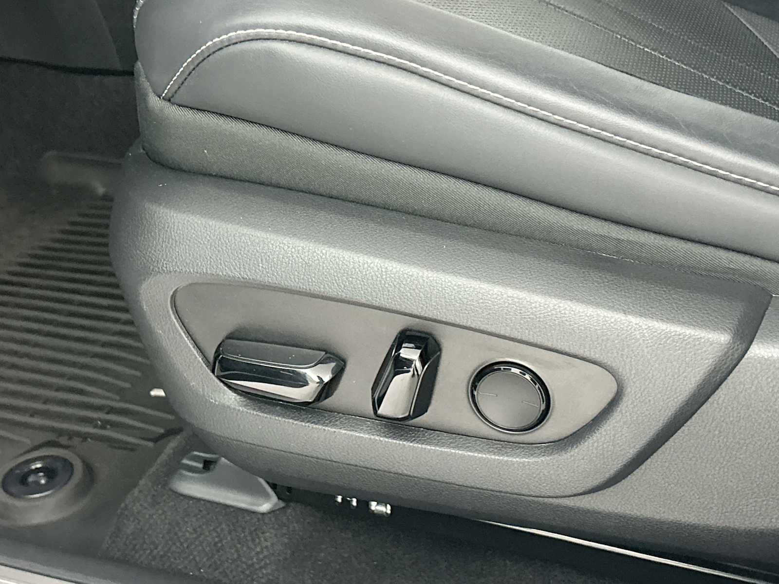 Thumbnail: 2024 Lexus RX - 14