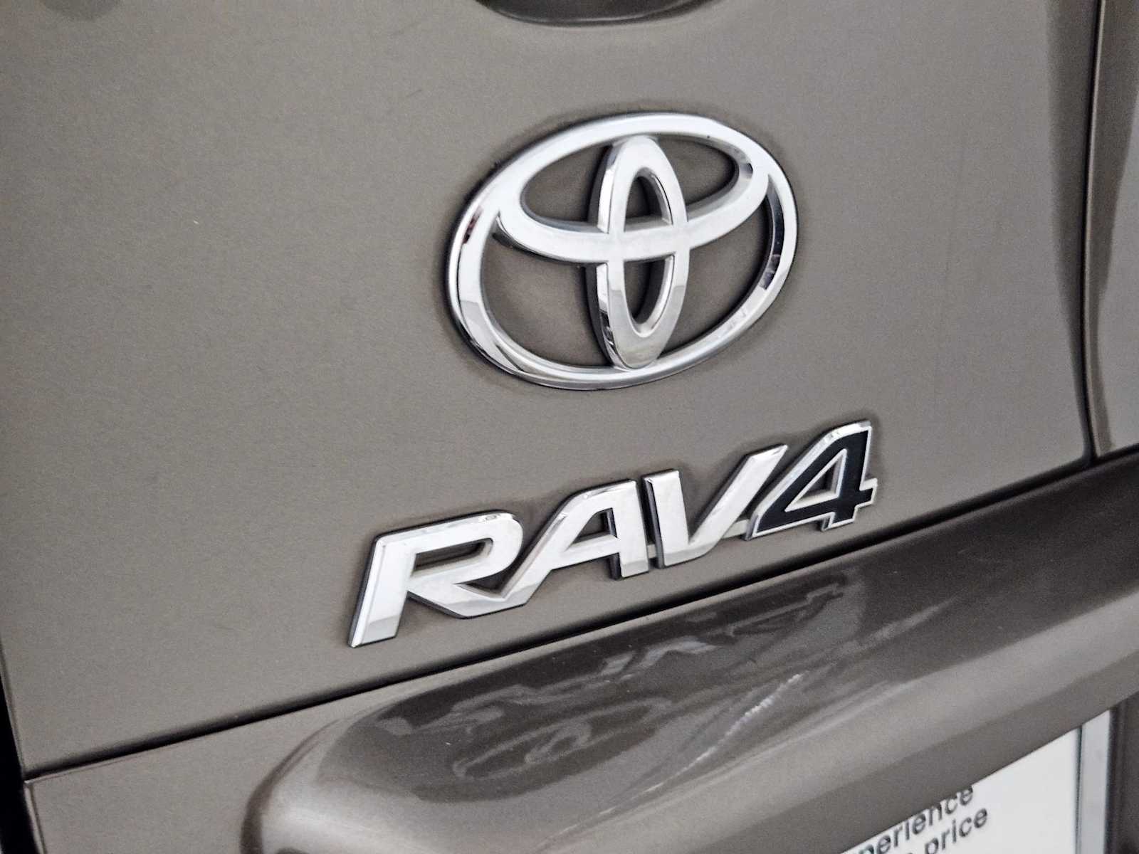 Thumbnail: 2011 Toyota RAV4 - 12