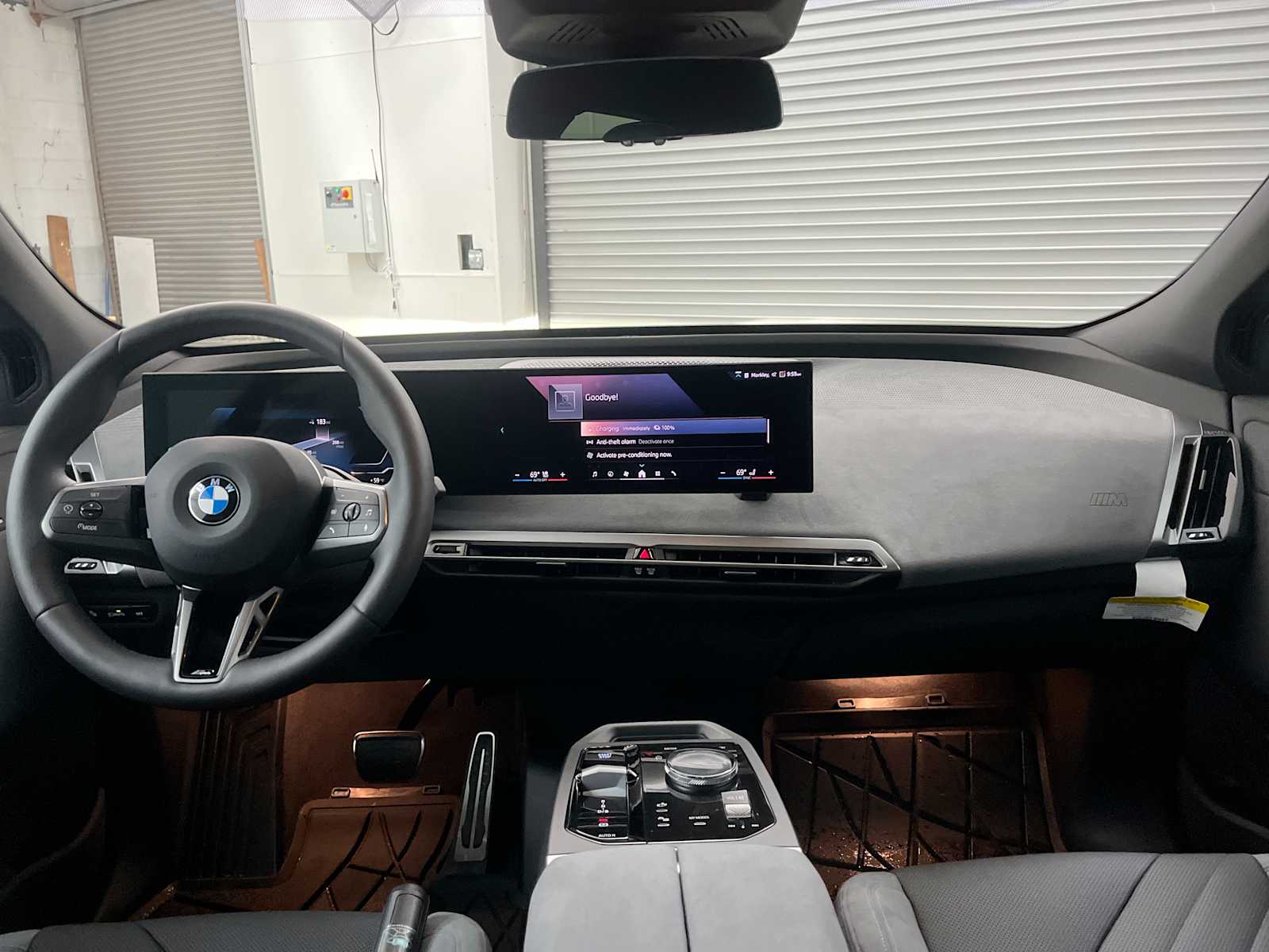 Thumbnail: 2026 BMW iX - 10