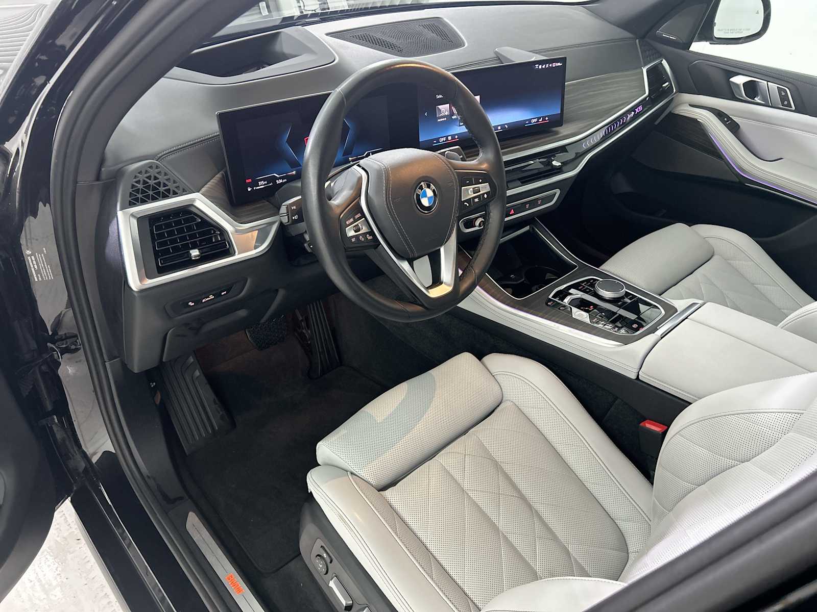 Thumbnail: 2024 BMW X5 - 11