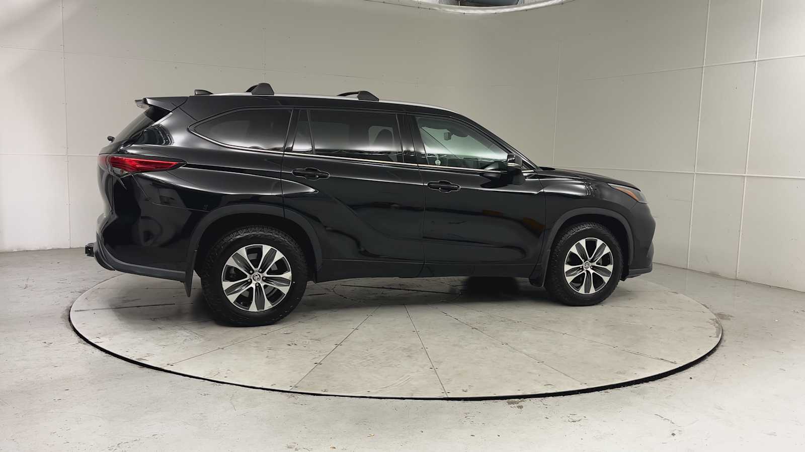 Thumbnail: 2021 Toyota Highlander - 9