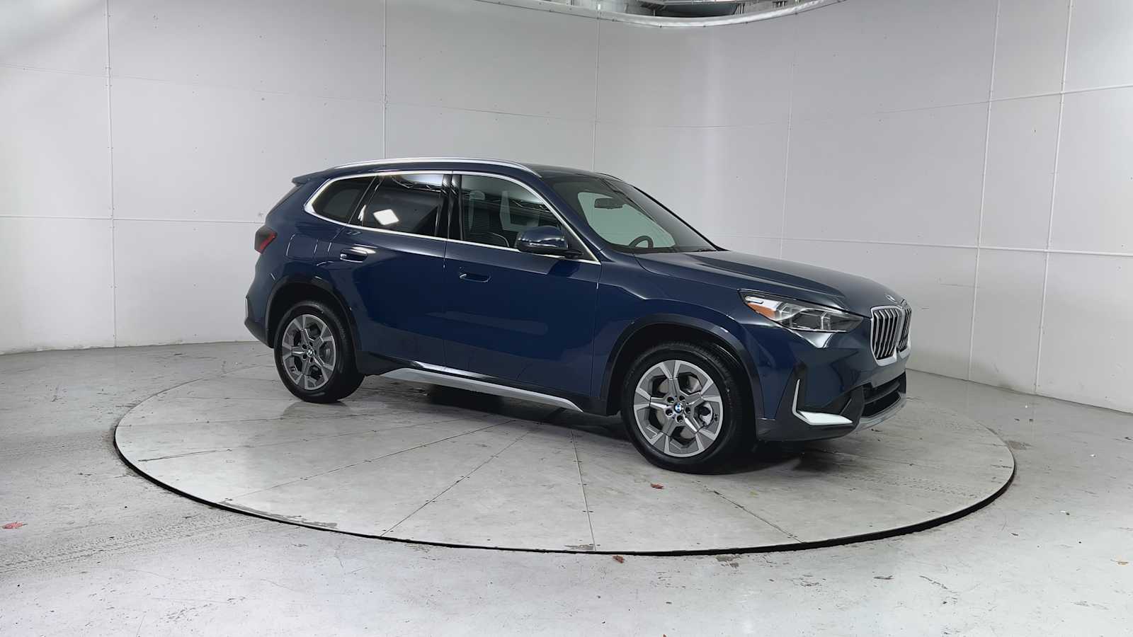 Thumbnail: 2026 BMW X1 - 8