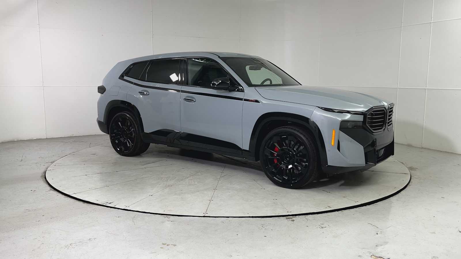 Thumbnail: 2026 BMW XM - 8