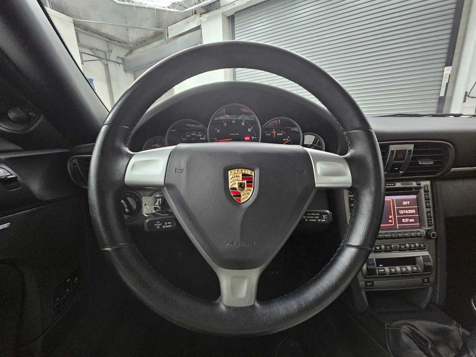Thumbnail: 2006 Porsche 911 - 15