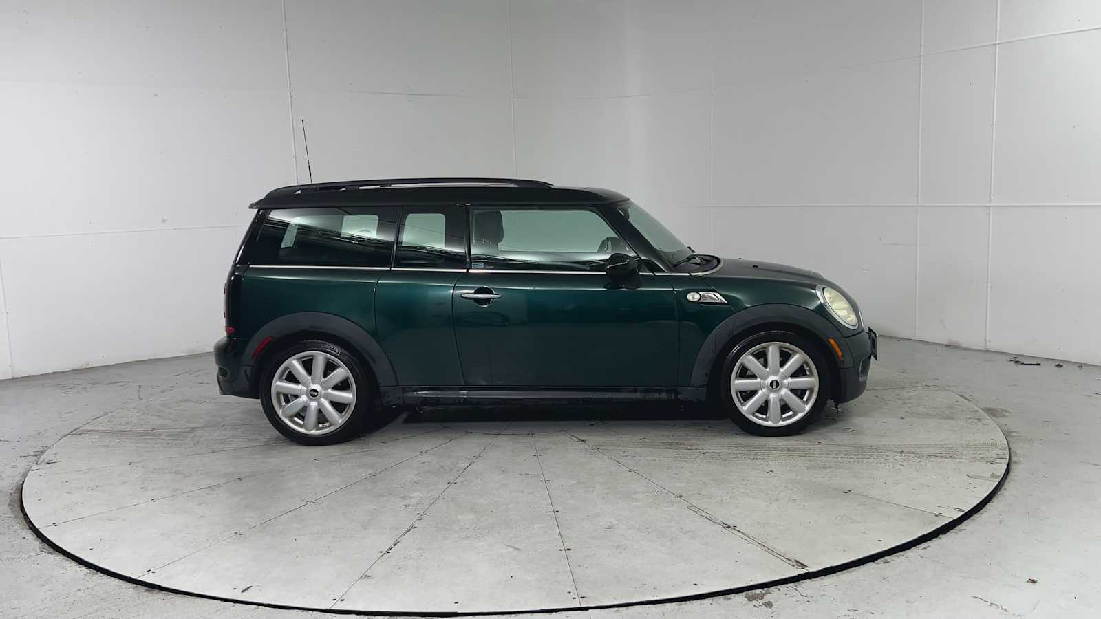 Thumbnail: 2010 MINI Cooper Clubman - 9