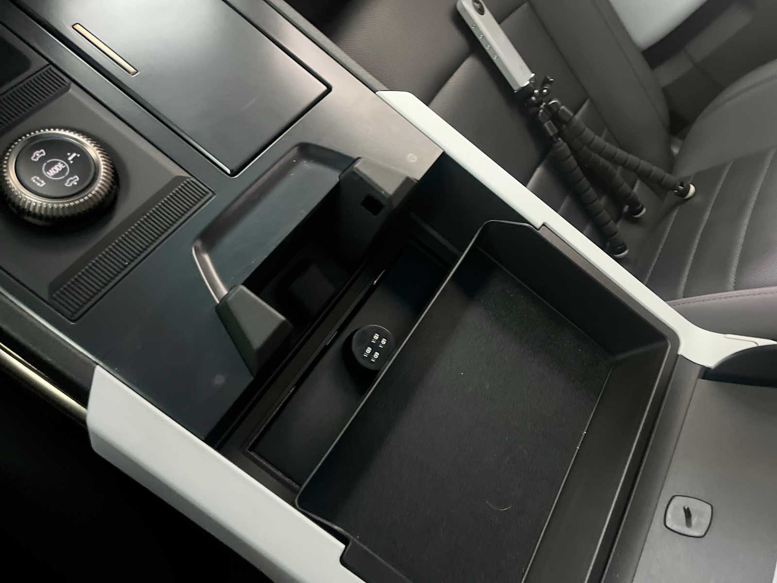 Thumbnail: 2022 GMC Hummer EV - 22