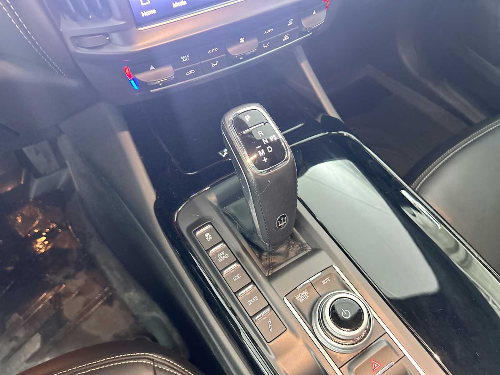 Thumbnail: 2021 Maserati Levante - 22