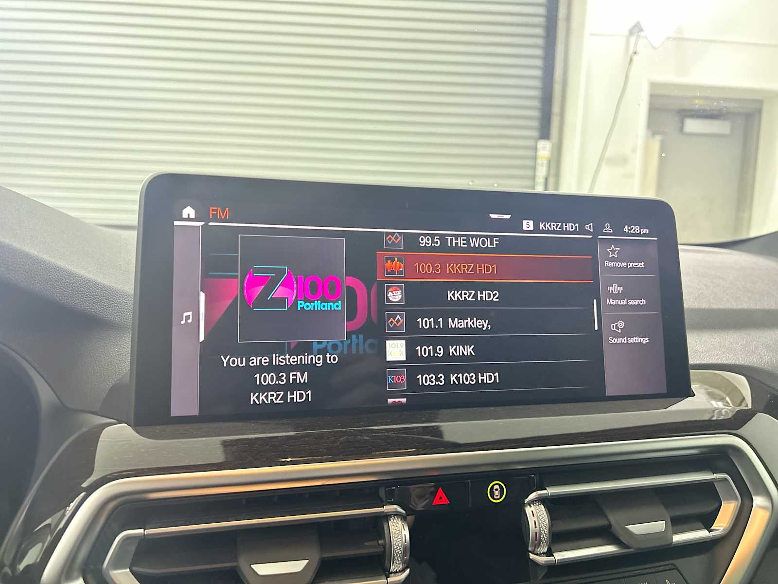 Thumbnail: 2025 BMW X4 - 12