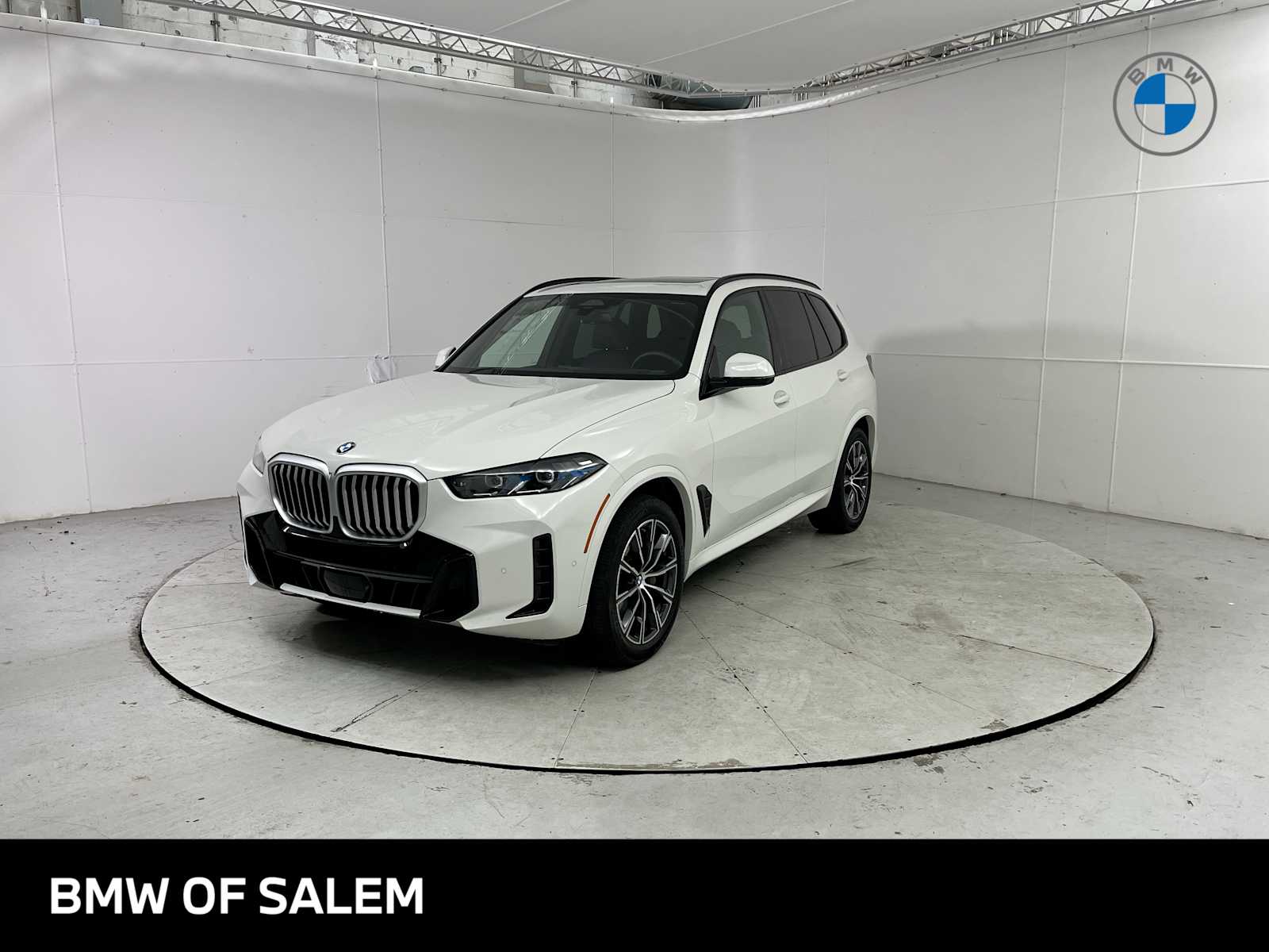 Thumbnail: 2026 BMW X5 - 1