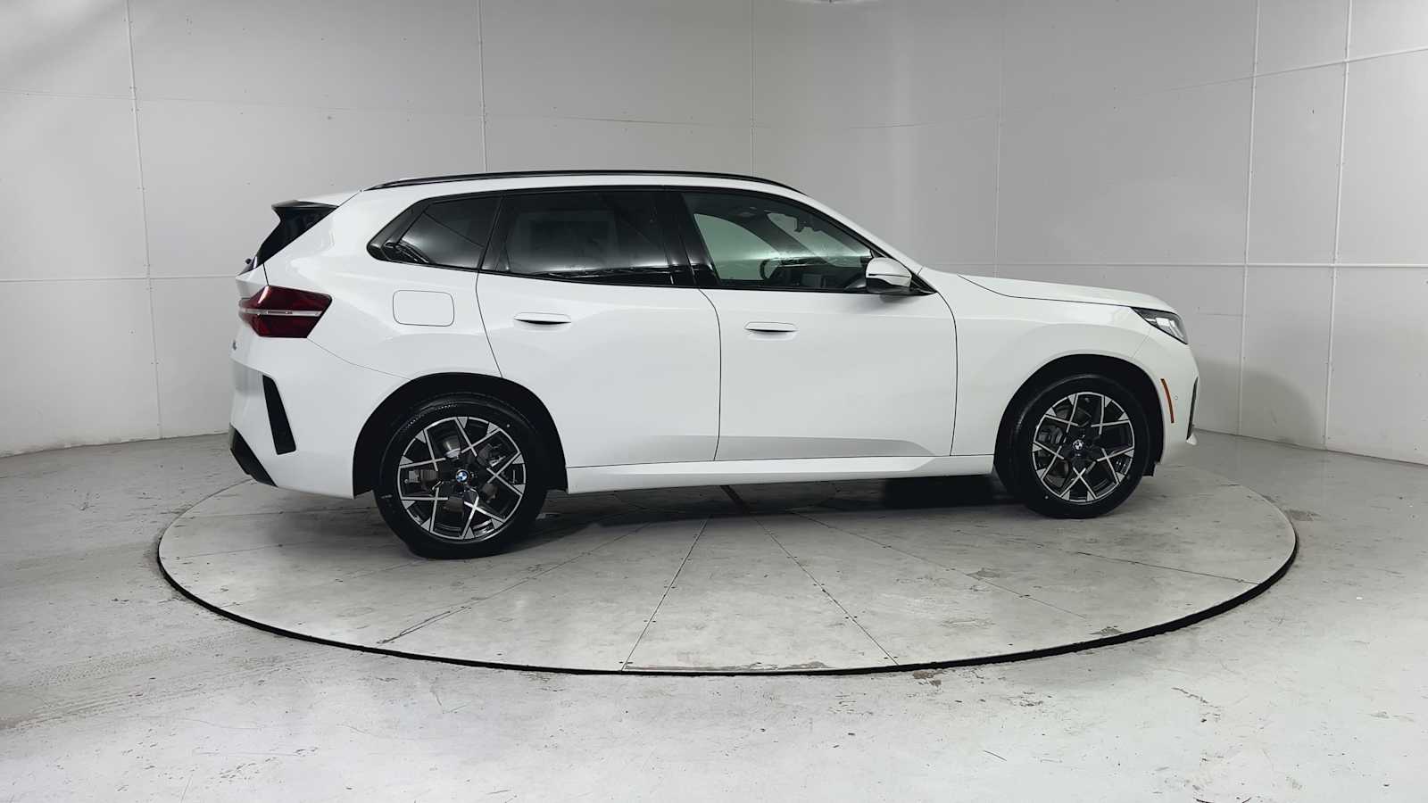 Thumbnail: 2026 BMW X3 - 9