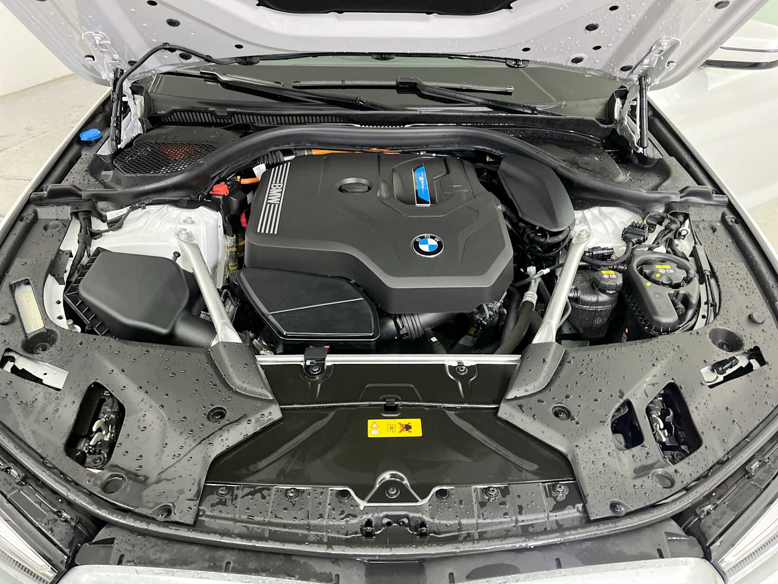 Thumbnail: 2023 BMW 5 Series - 24