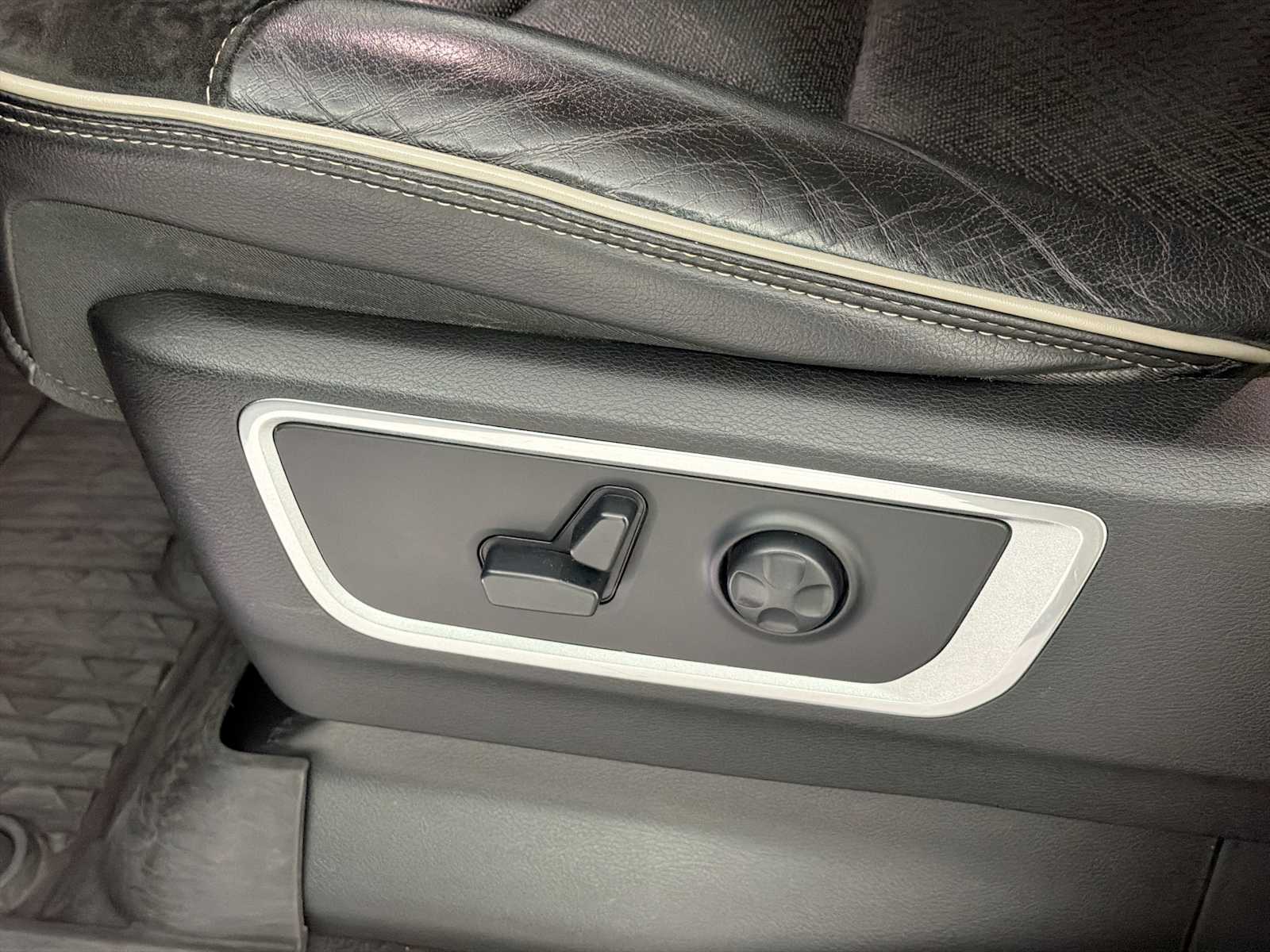 Thumbnail: 2019 RAM 1500 - 14