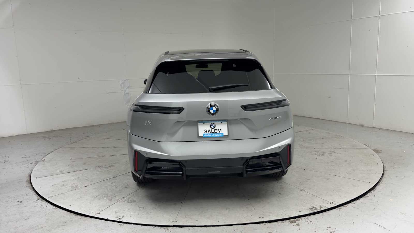 Thumbnail: 2026 BMW iX - 3