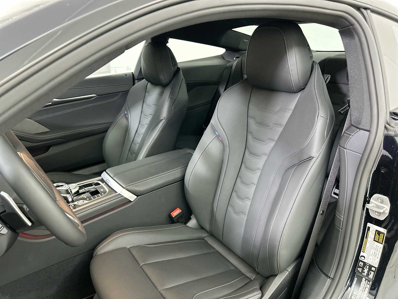 Thumbnail: 2026 BMW 8 Series - 13