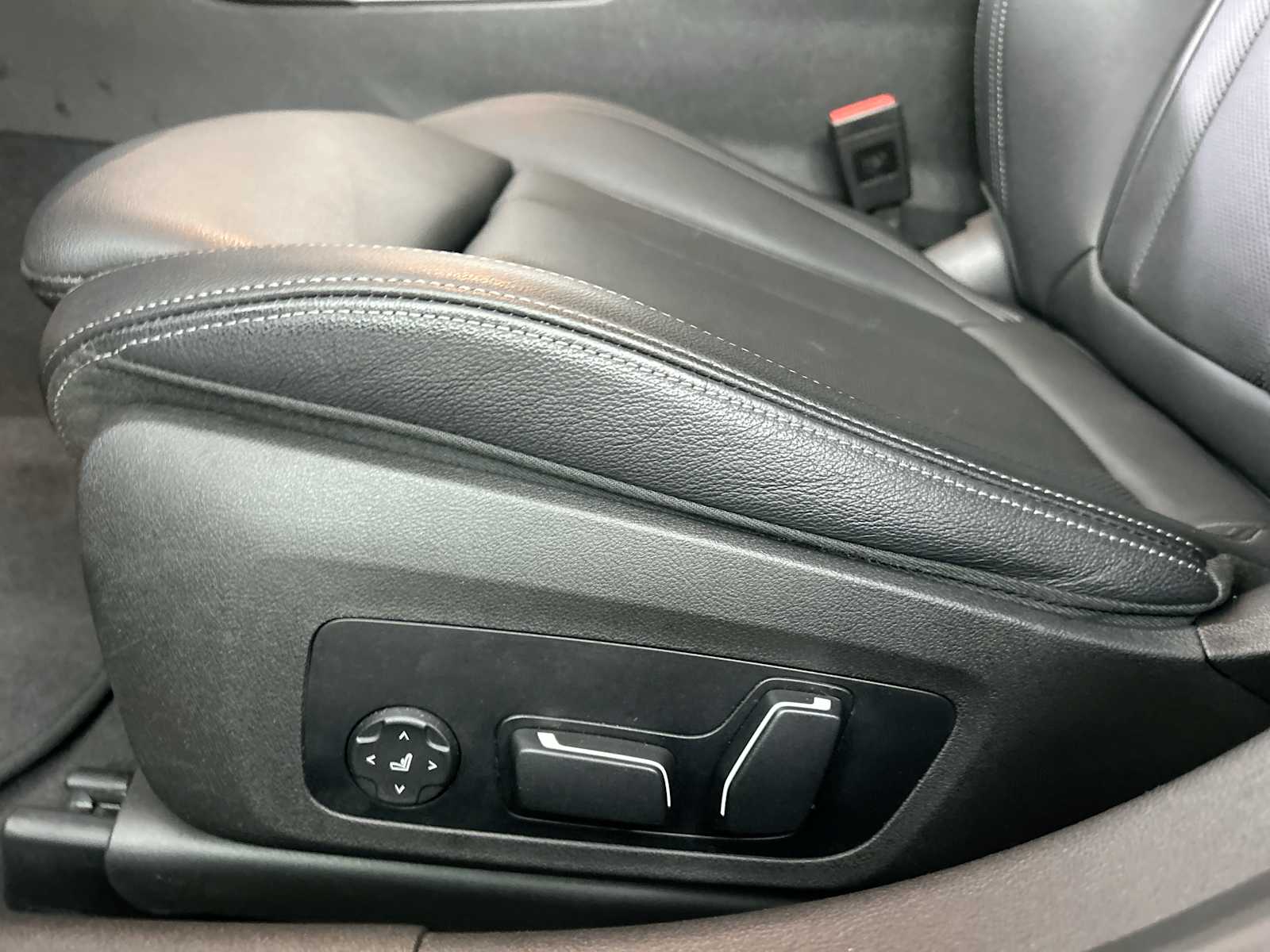 Thumbnail: 2024 BMW 3 Series - 14