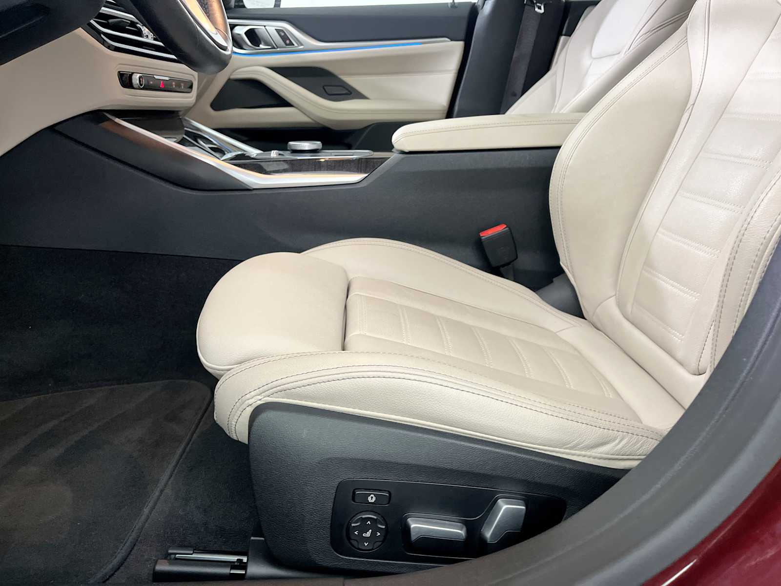 Thumbnail: 2023 BMW i4 - 20