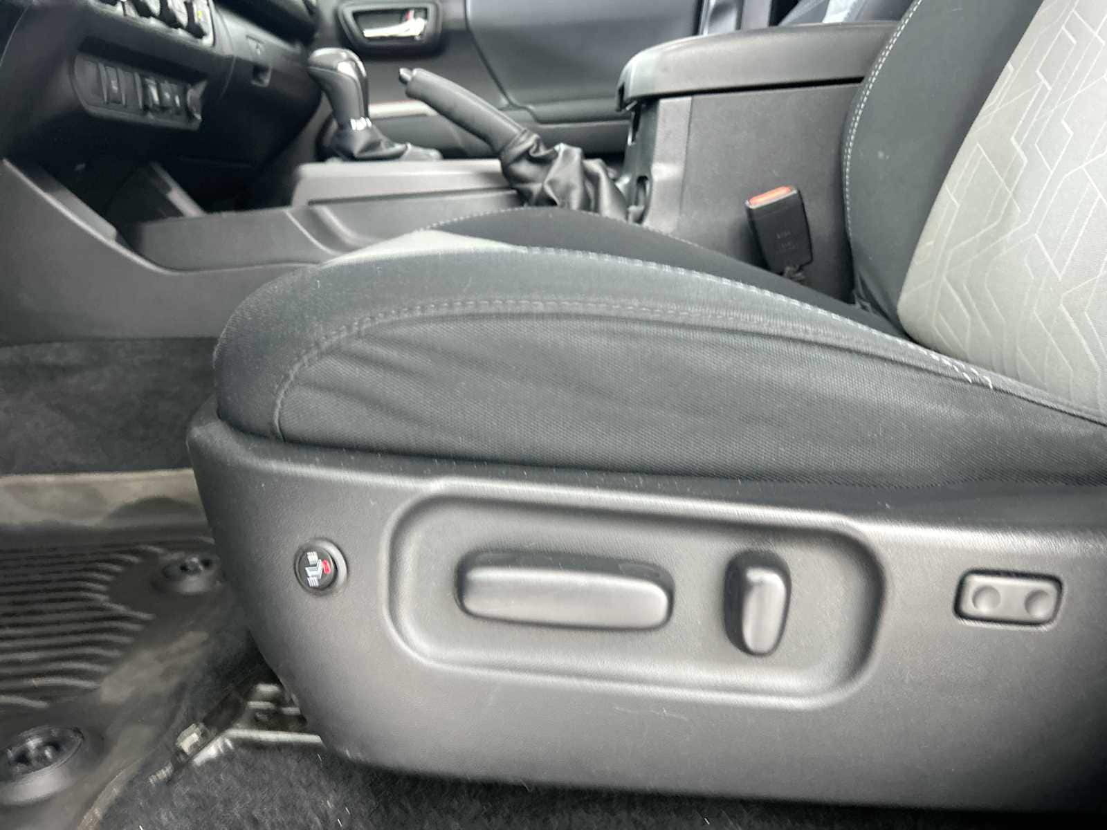 Thumbnail: 2021 Toyota Tacoma - 14