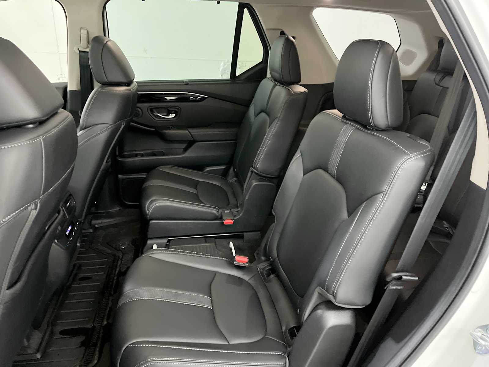 Thumbnail: 2023 Honda Pilot - 31