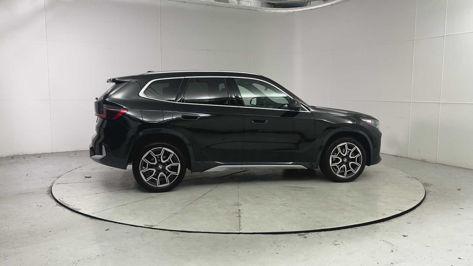 Thumbnail: 2025 BMW X1 - 9