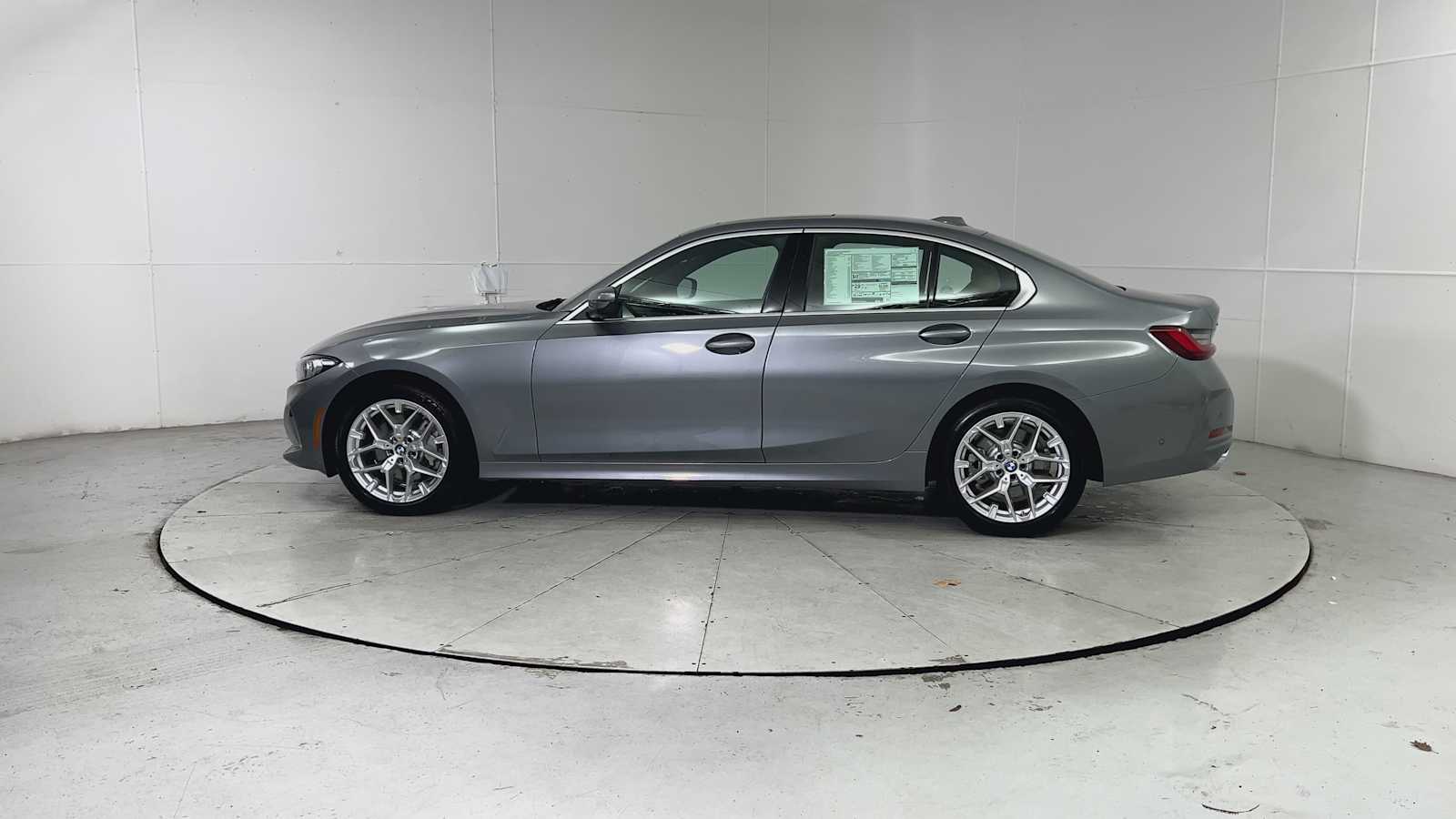 Thumbnail: 2026 BMW 3 Series - 5
