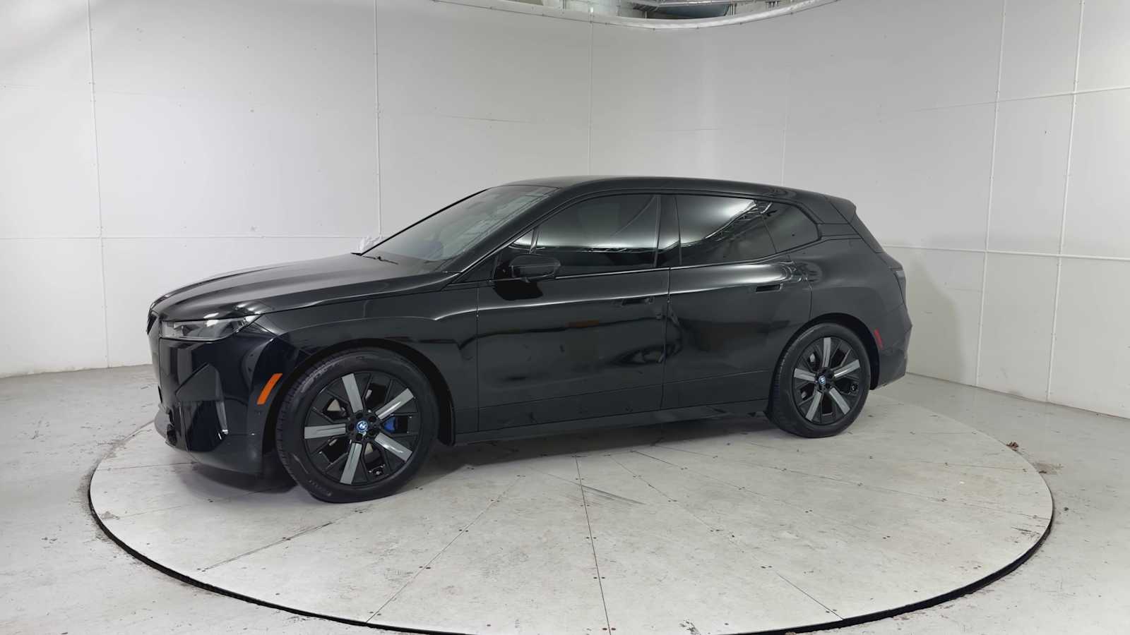 Thumbnail: 2023 BMW iX - 6