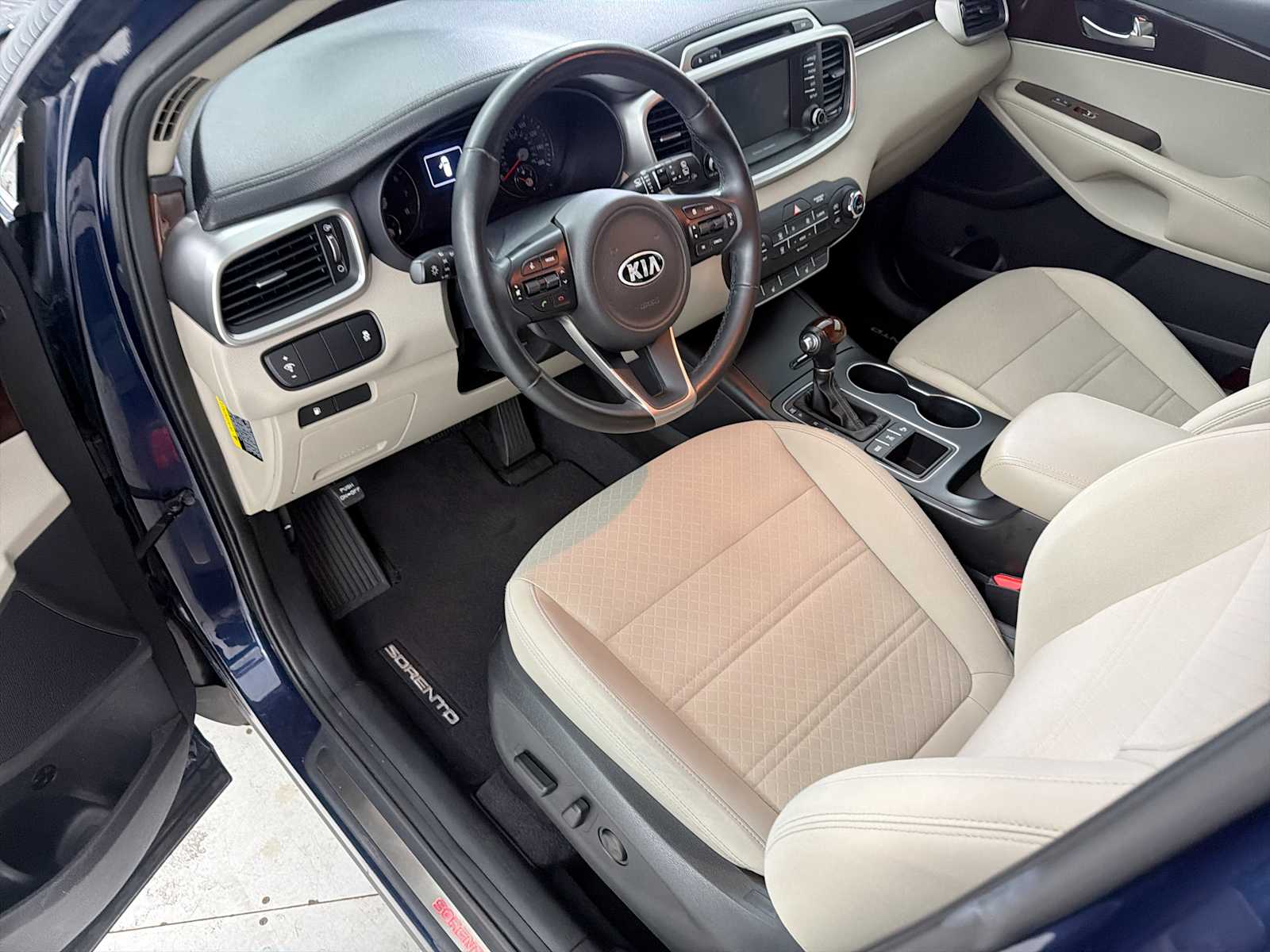 Thumbnail: 2018 Kia Sorento - 11