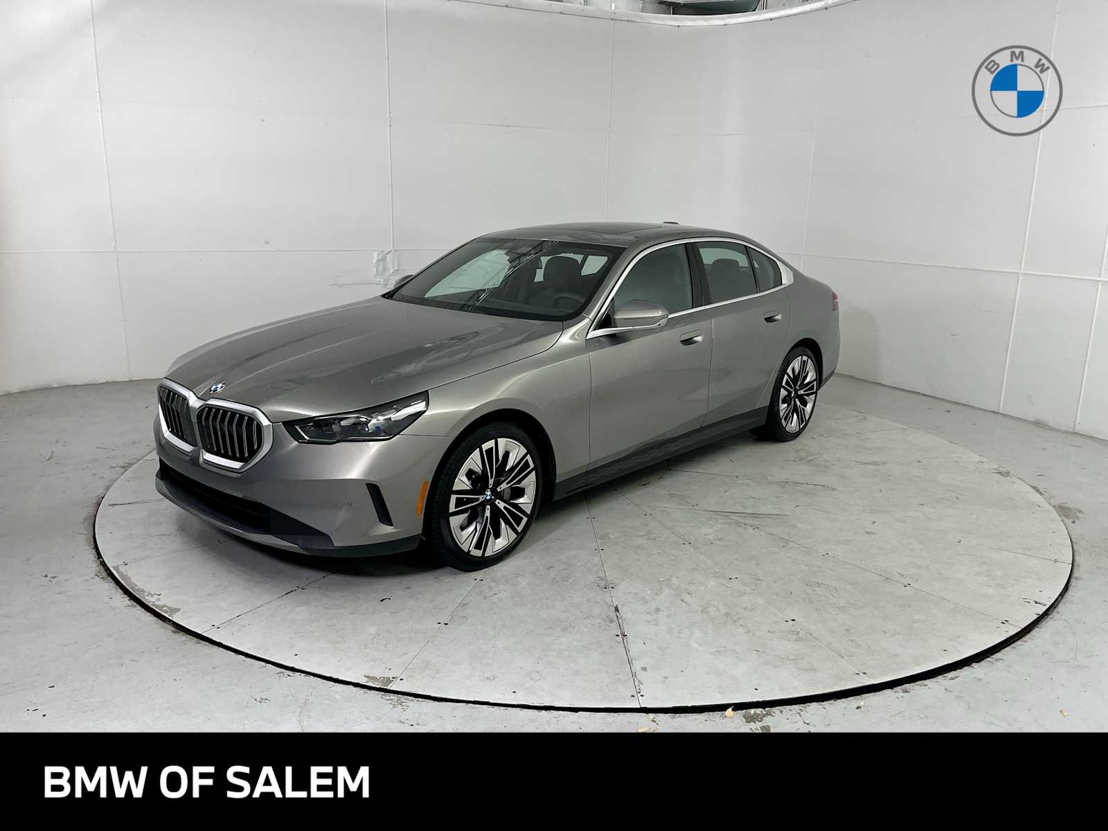Thumbnail: 2026 BMW 5 Series - 1