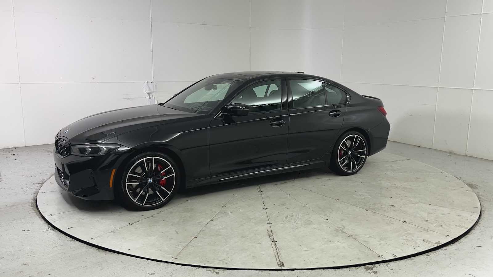 Thumbnail: 2026 BMW 3 Series - 4