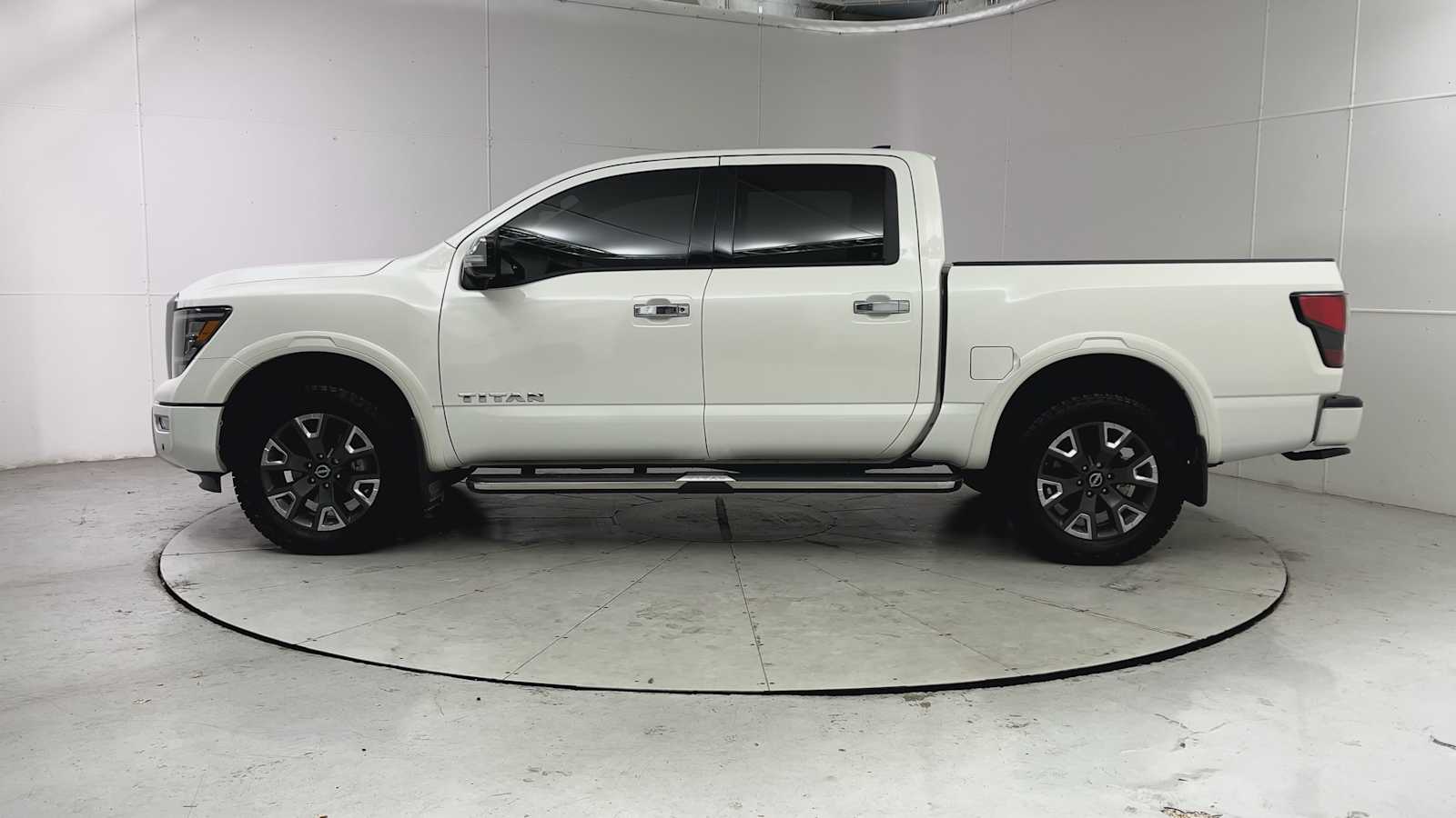 Thumbnail: 2023 Nissan Titan - 4