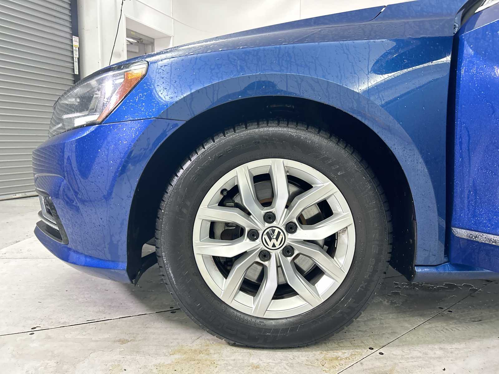 Thumbnail: 2016 Volkswagen Passat - 18