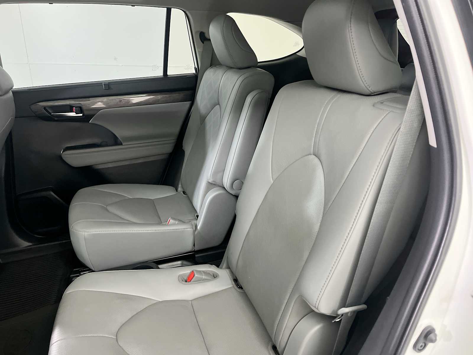 Thumbnail: 2020 Toyota Highlander - 31