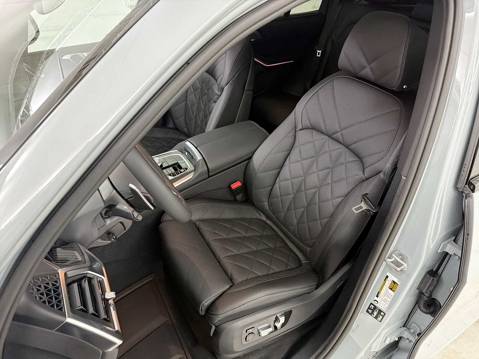 Thumbnail: 2026 BMW X5 - 13