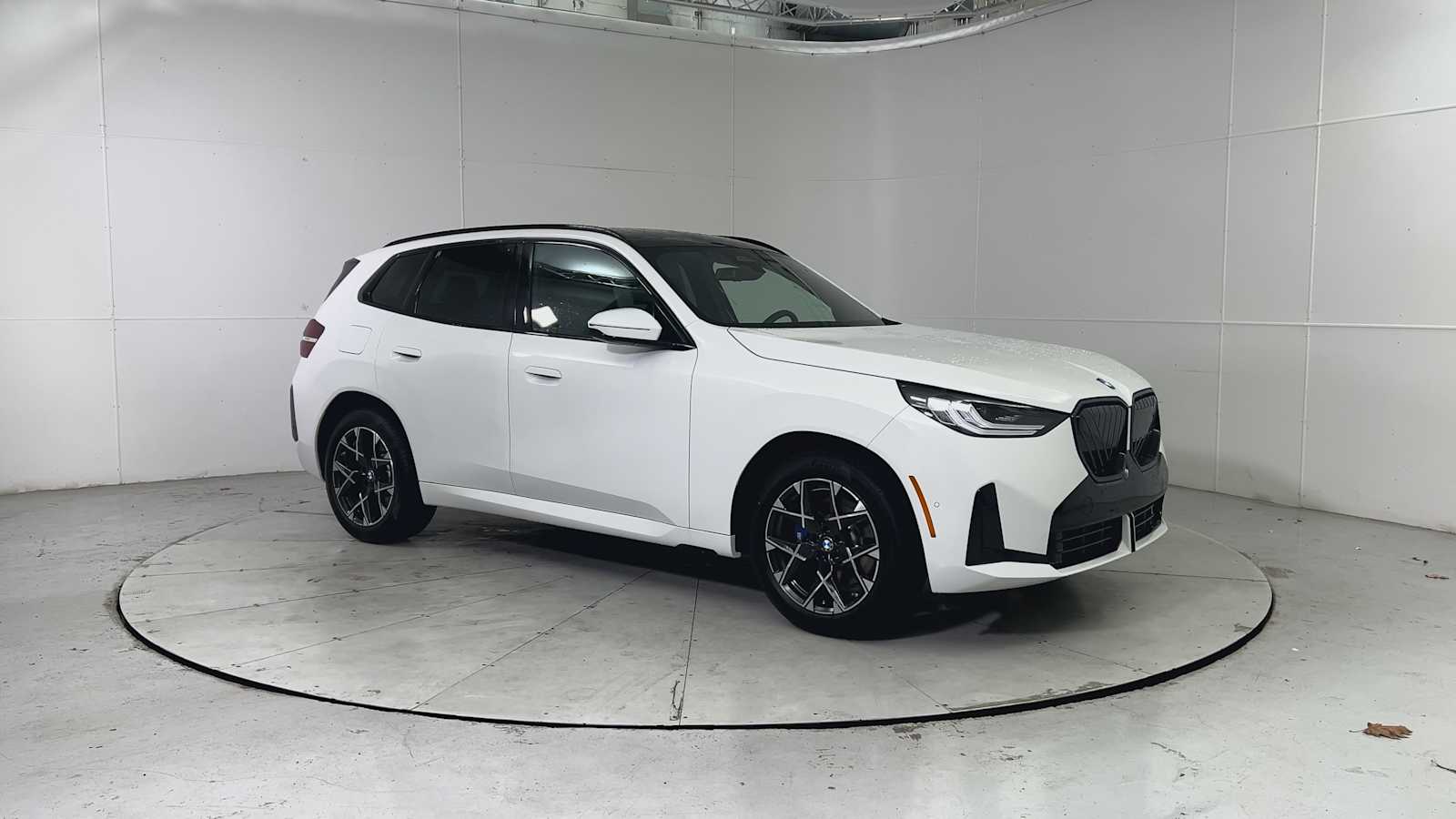 Thumbnail: 2026 BMW X3 - 8