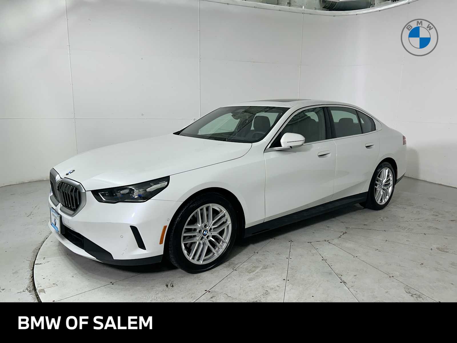 Thumbnail: 2024 BMW 5 Series - 1
