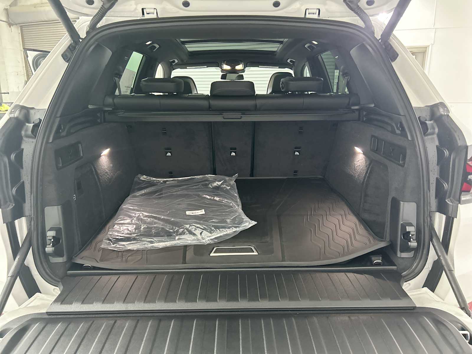 Thumbnail: 2026 BMW X5 - 21