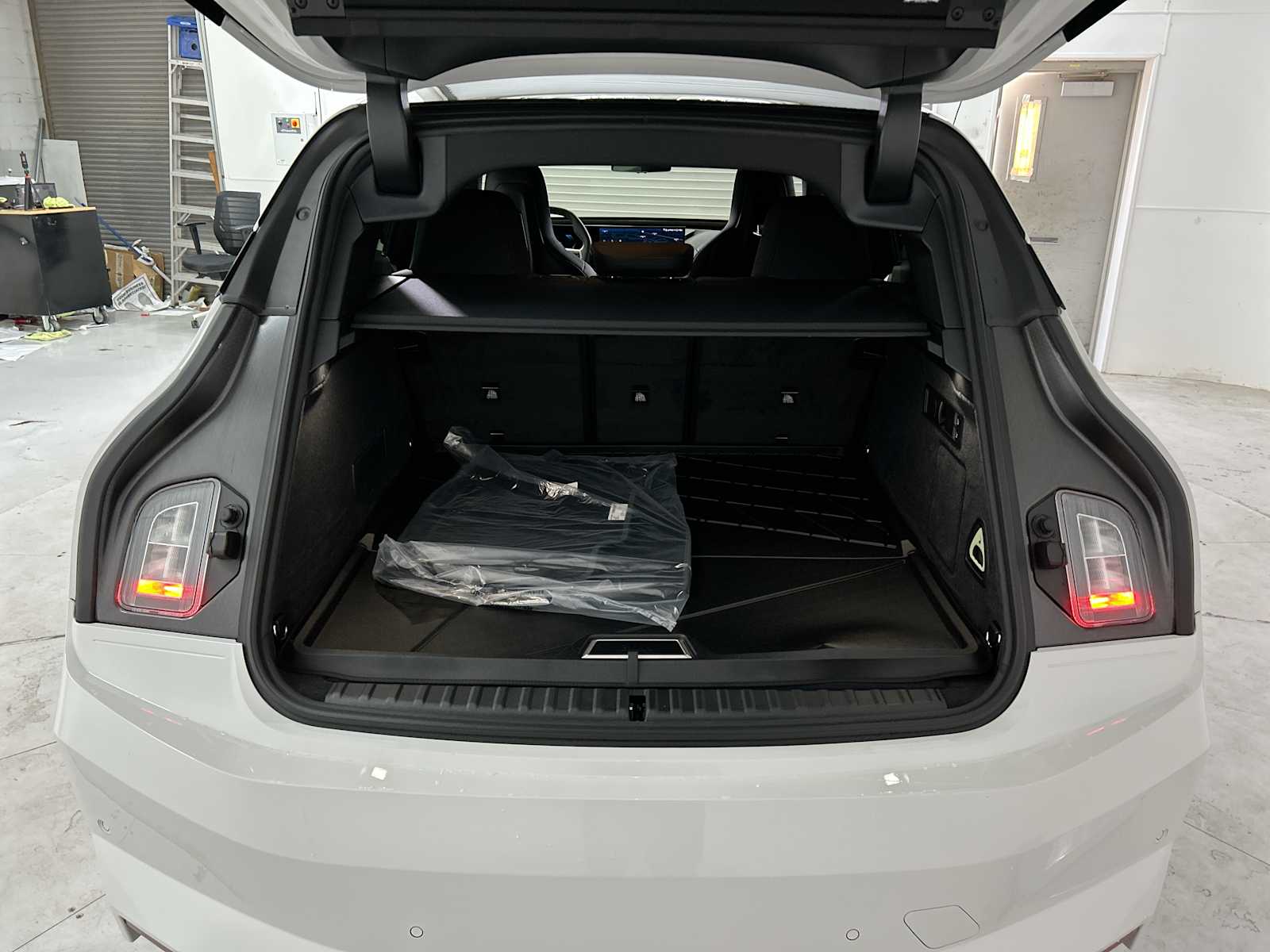 Thumbnail: 2026 BMW iX - 20