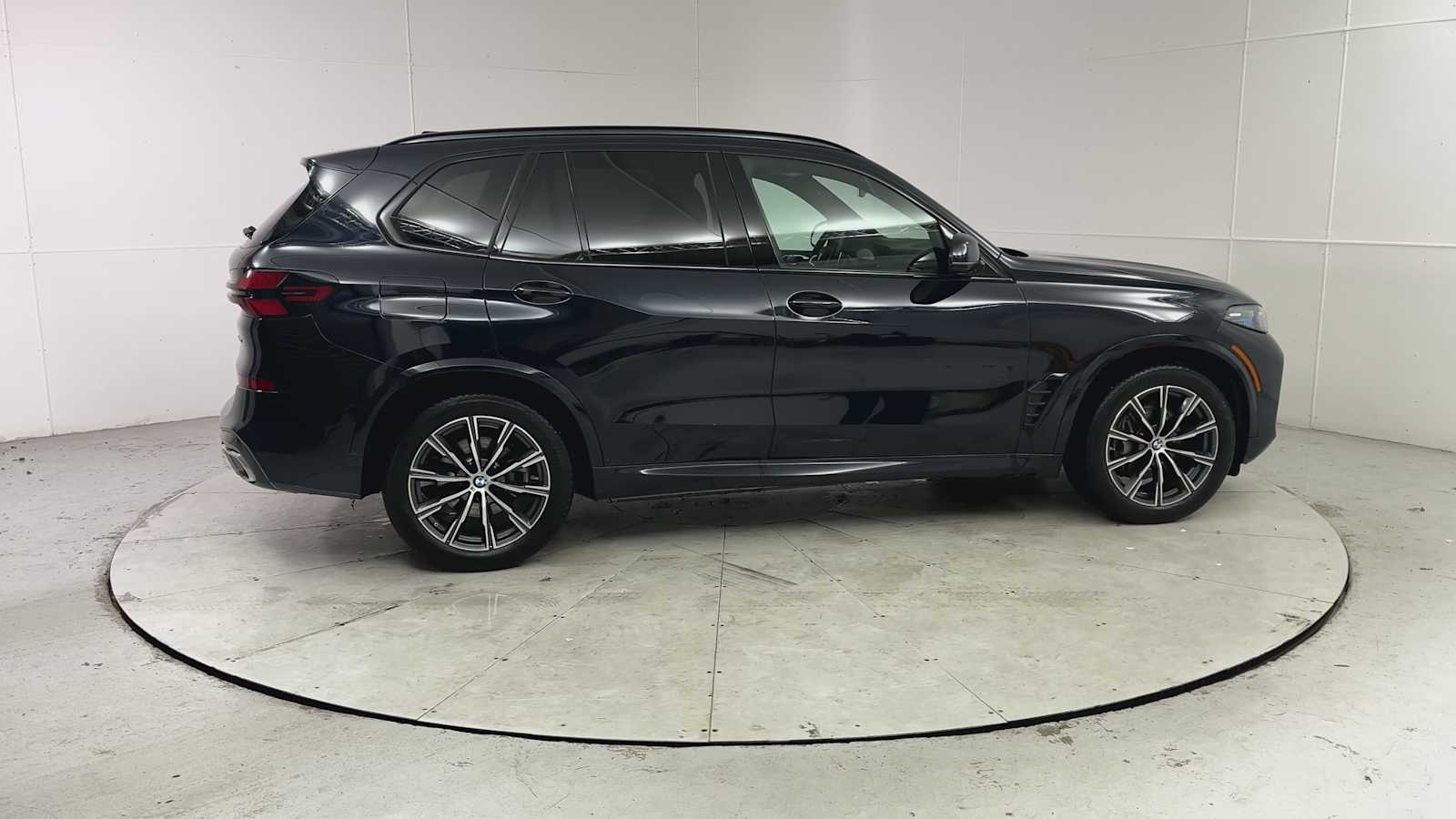 Thumbnail: 2026 BMW X5 - 9