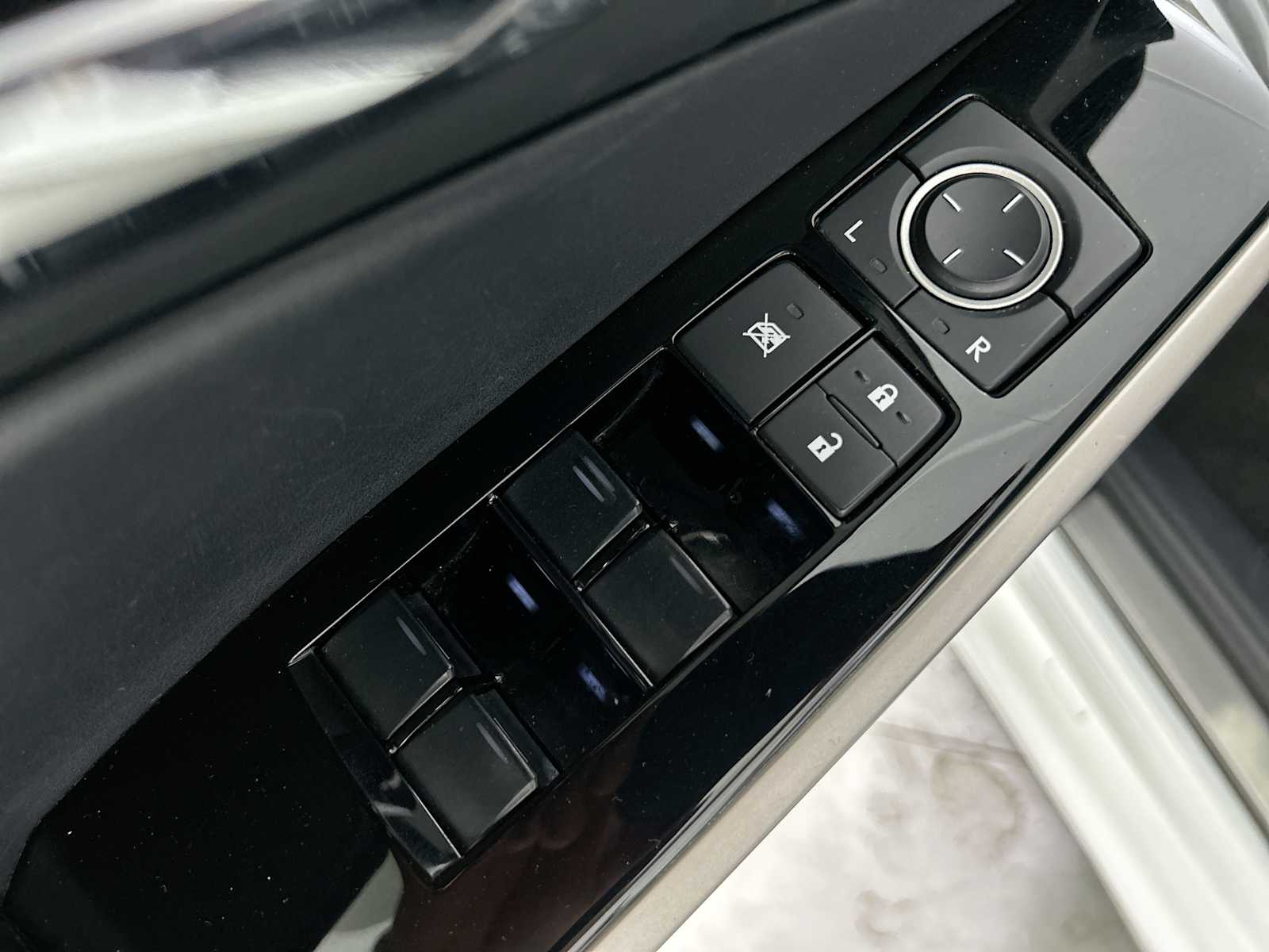 Thumbnail: 2016 Lexus IS - 15