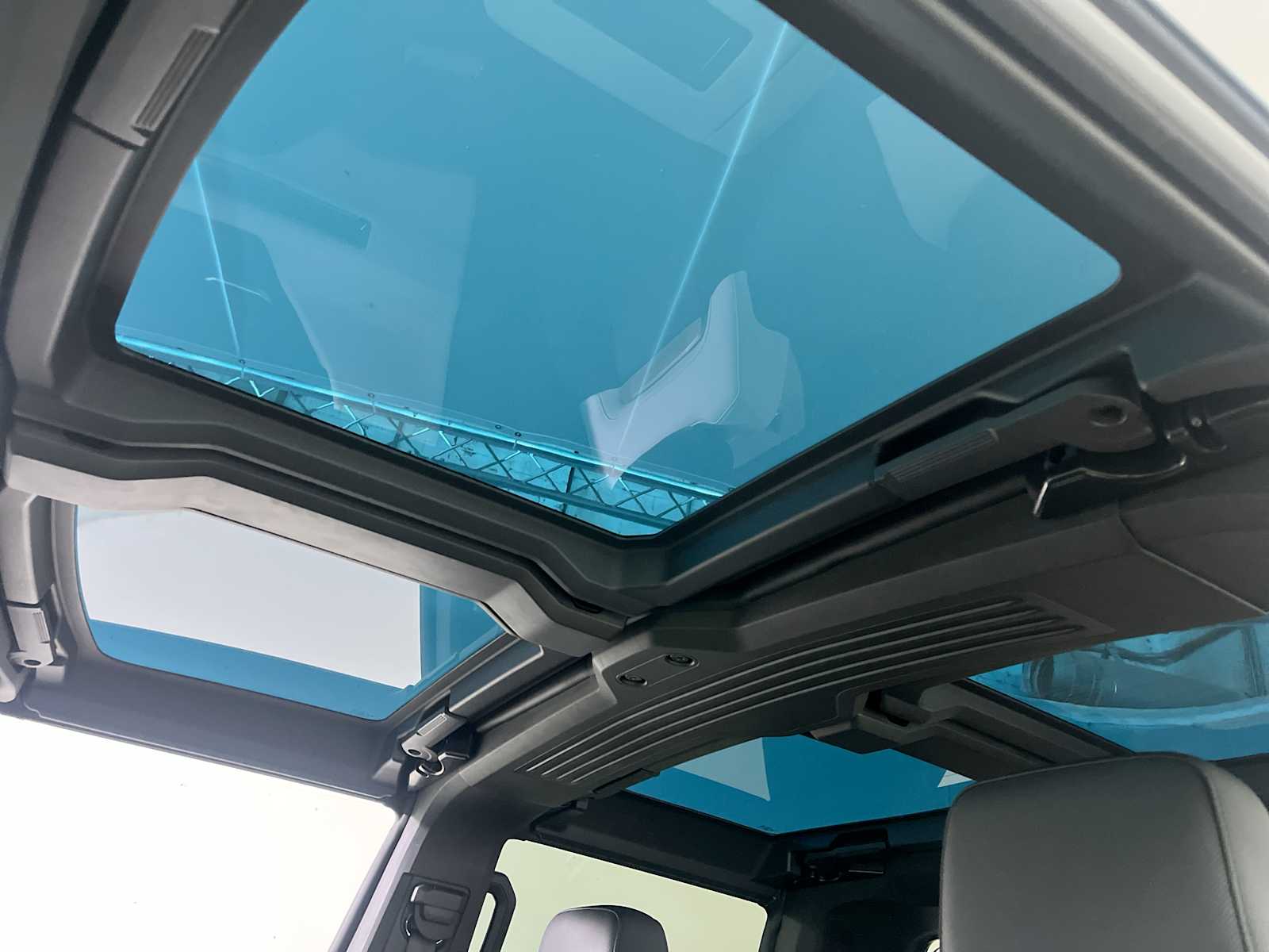 Thumbnail: 2022 GMC Hummer EV - 16