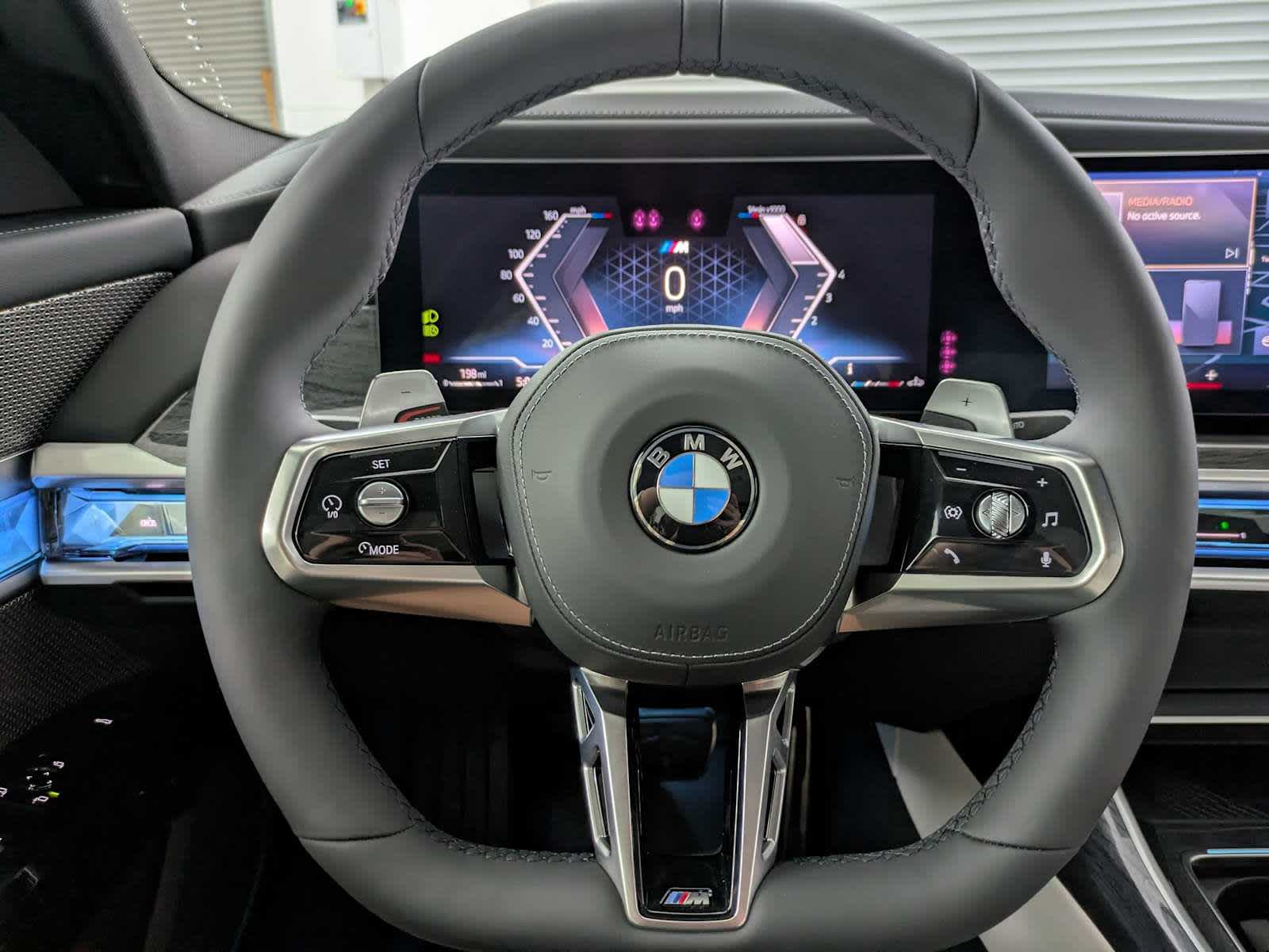 Thumbnail: 2025 BMW 7 Series - 25