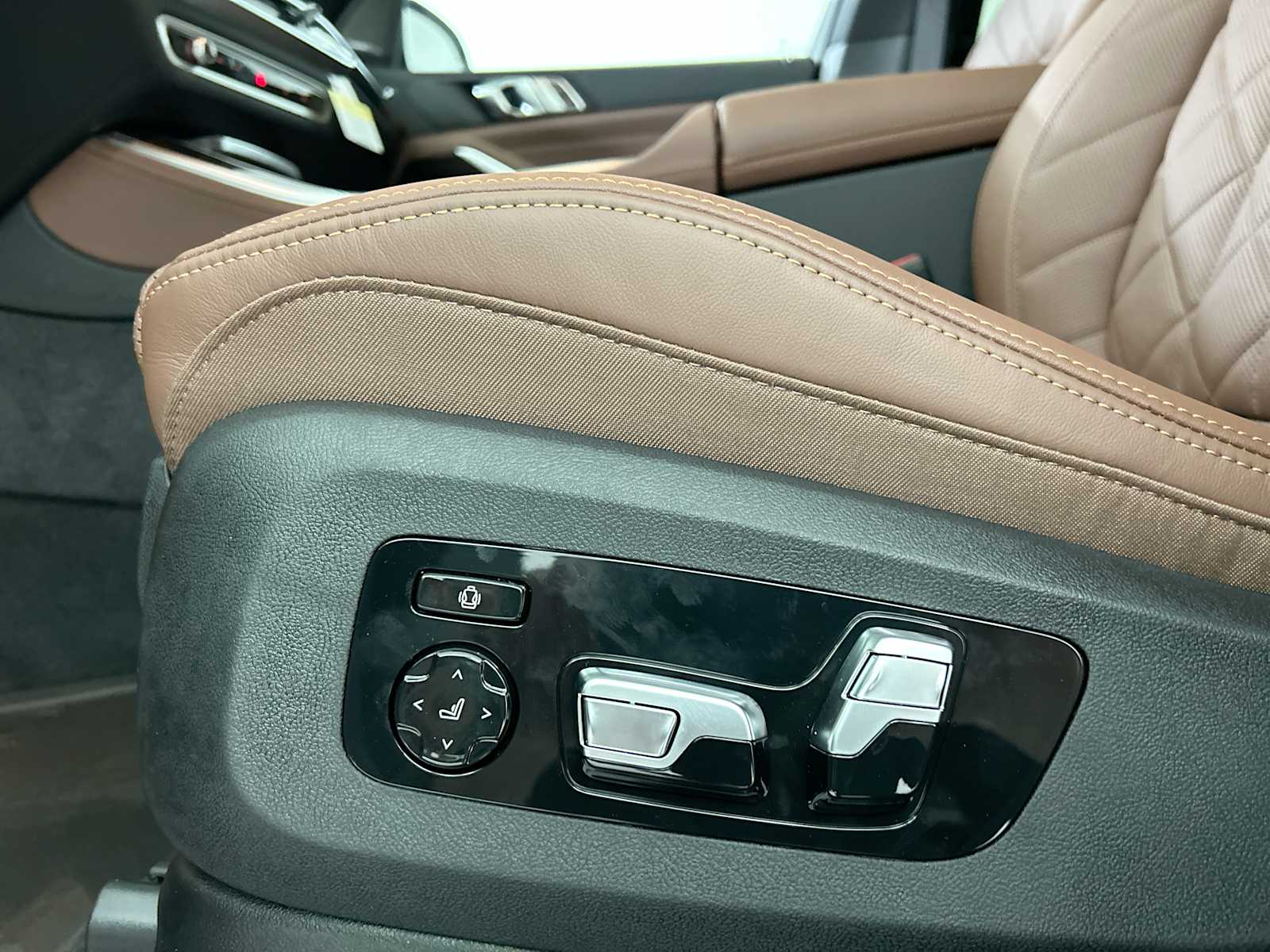 Thumbnail: 2026 BMW X5 - 14