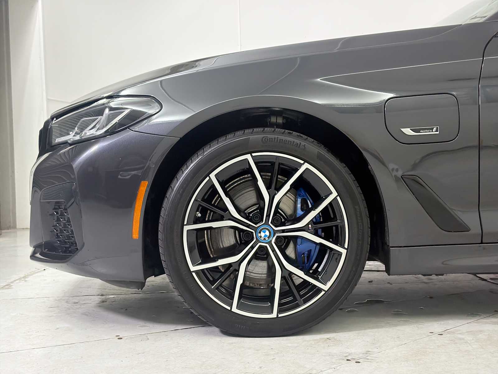 Thumbnail: 2023 BMW 5 Series - 19