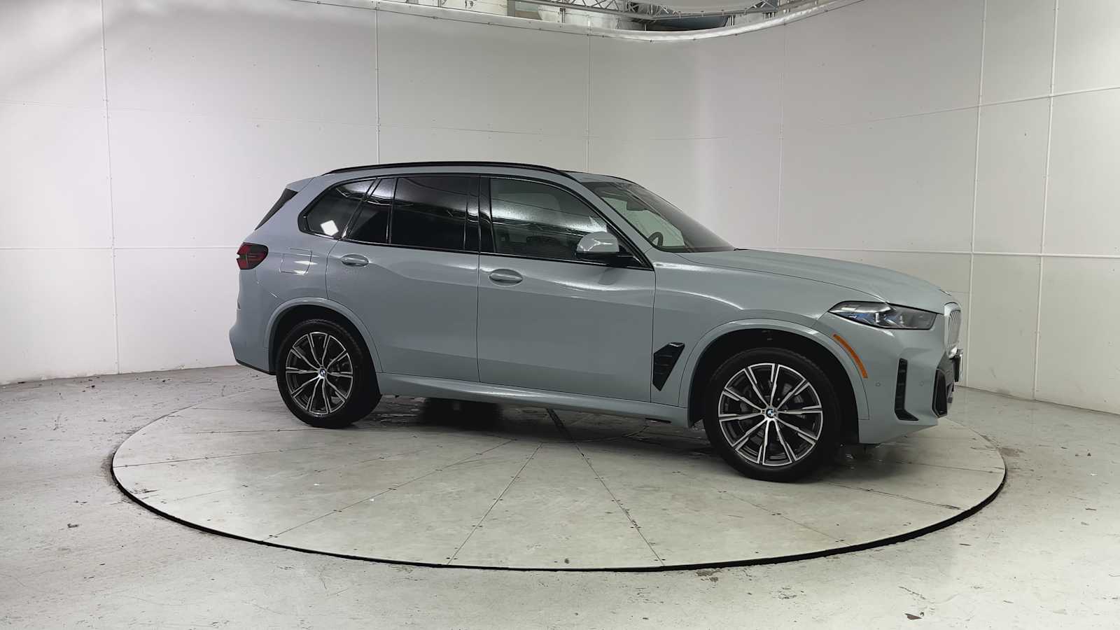 Thumbnail: 2026 BMW X5 - 8