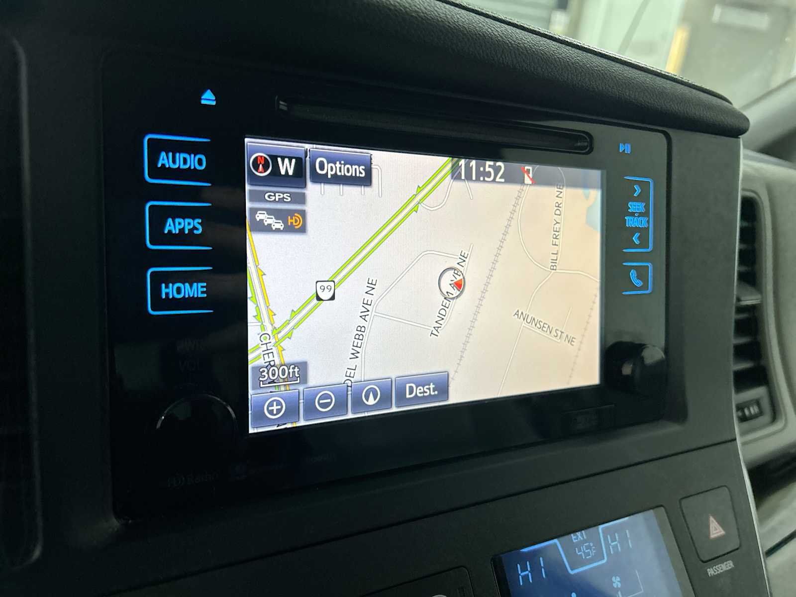 Thumbnail: 2017 Toyota Sienna - 20