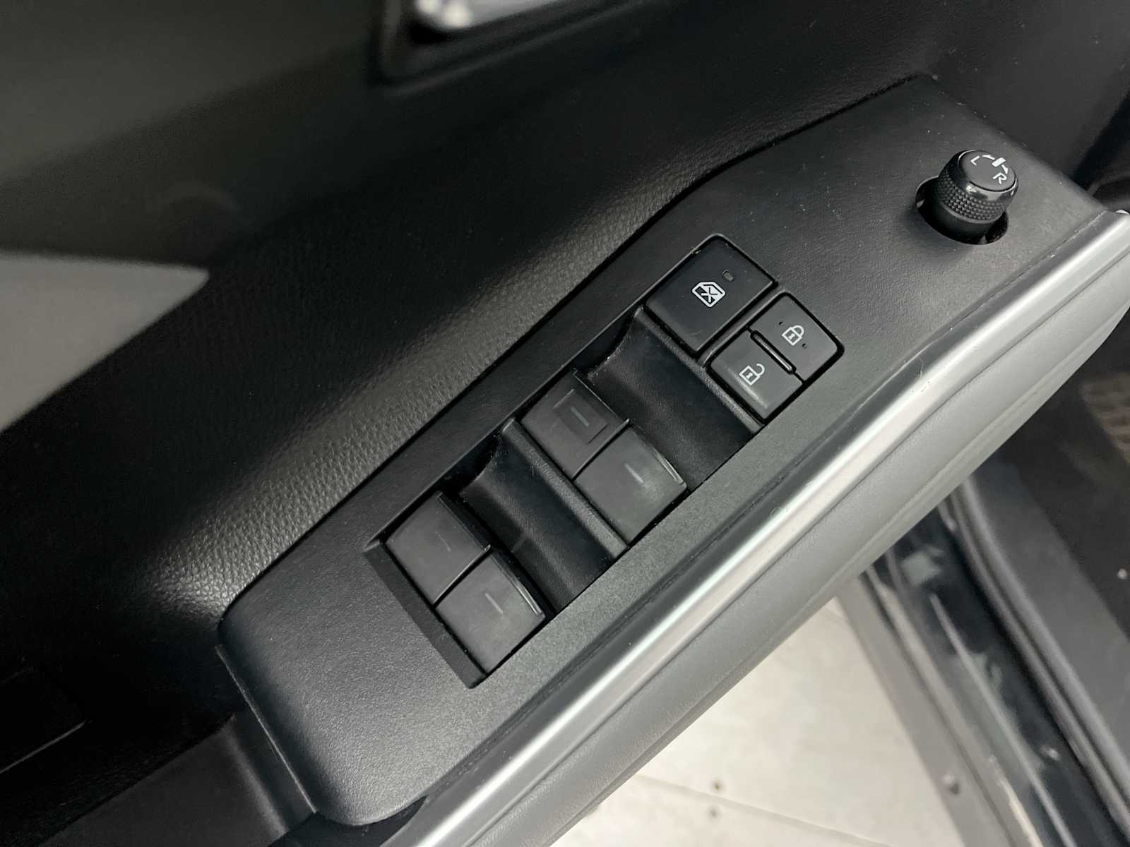 Thumbnail: 2021 Toyota Highlander - 21