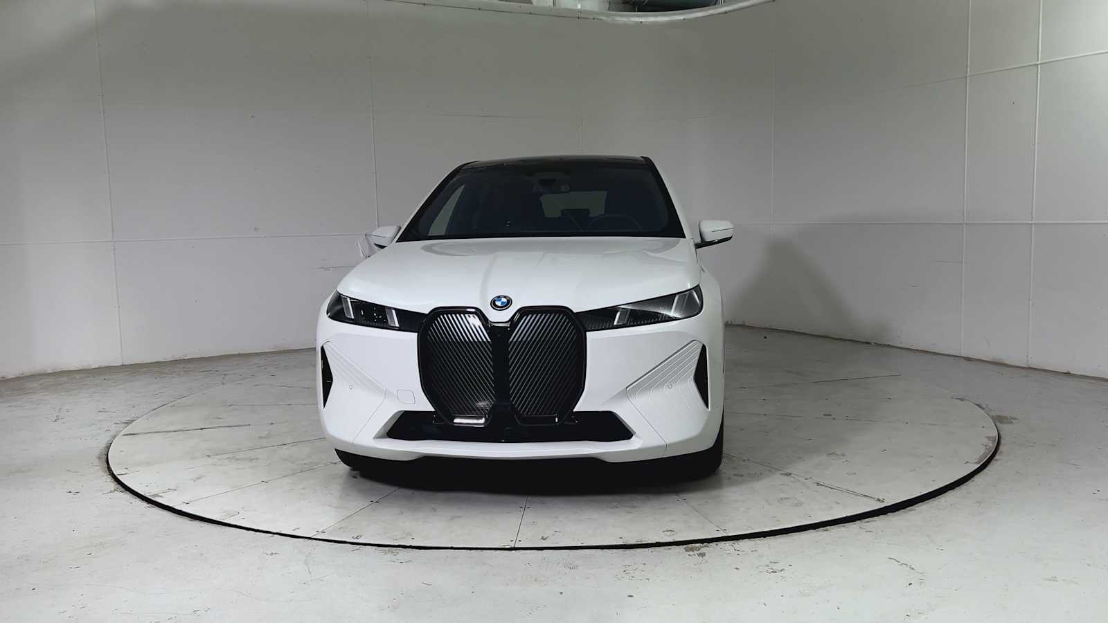 Thumbnail: 2026 BMW iX - 7