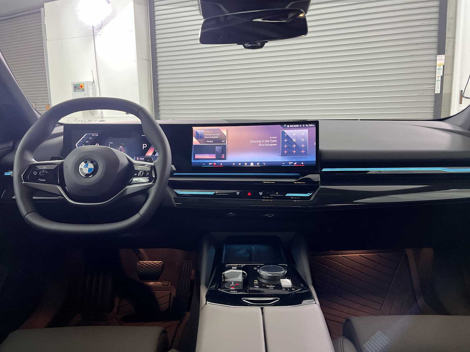 Thumbnail: 2026 BMW 5 Series - 10